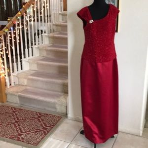 NWOT Formal dress L 49 in.pit to pit 19in.wine red